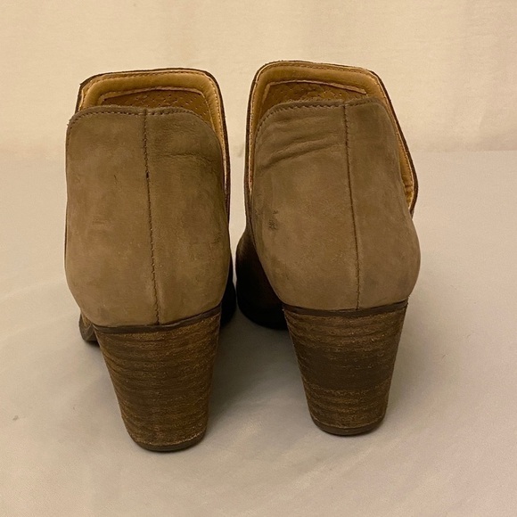 STEVE MADDEN Amerisa Leather Booties Boot Brown Block Heel Sz 8 Taupe Perforated - Picture 4 of 9